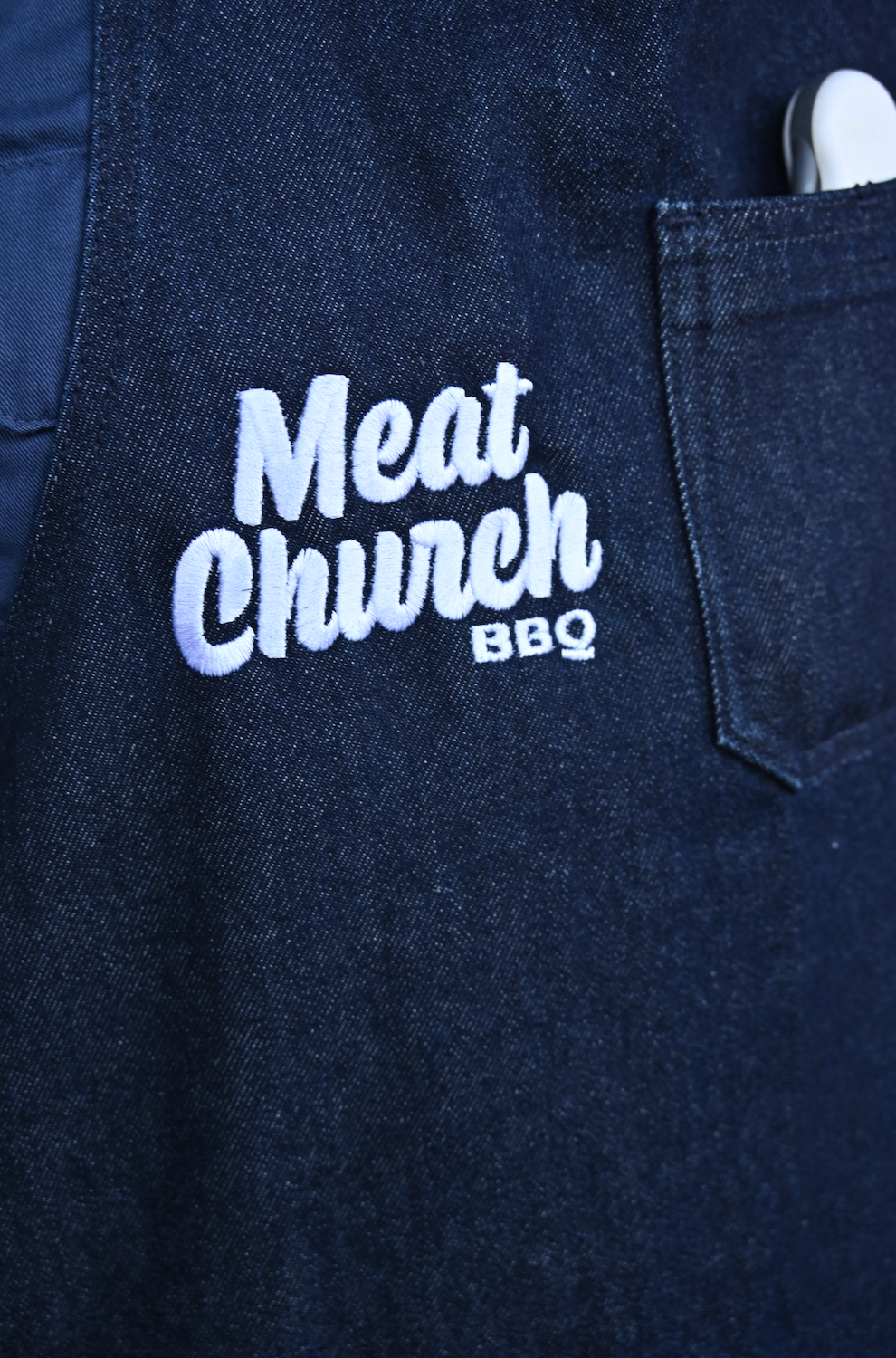 hedley-and-bennett-meat-church-apron-navy-p3 Screenshot_2024-07-03_at_2.52.19_PM.png